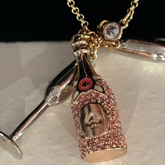 Kate Spade Jewelry Set, Pre-loved. - Picture 3 of 7